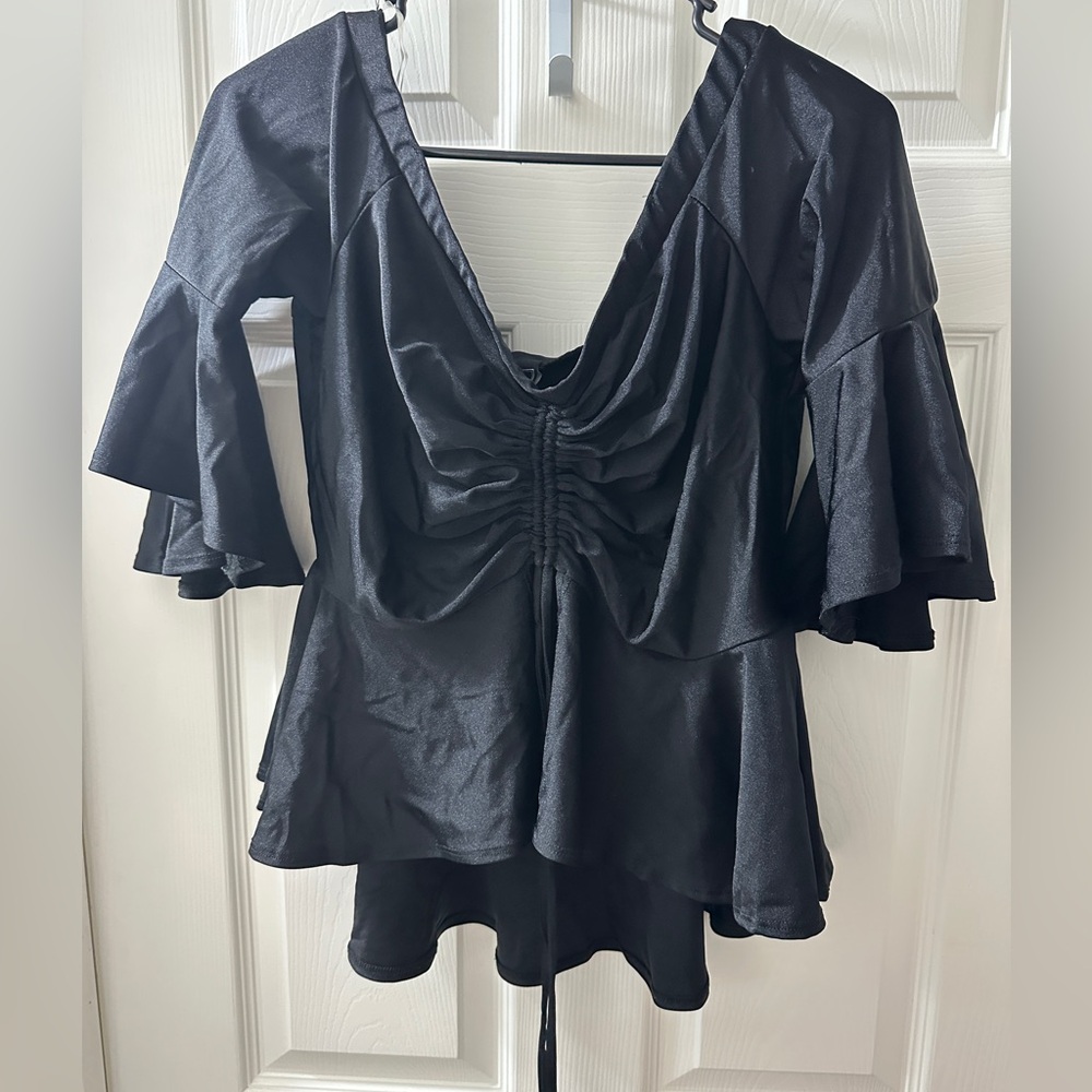 Black Ruched Bell Sleeve Stretch Top – Size 1X